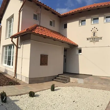 Riverside Vendeghaz Holiday home Berekfurdo